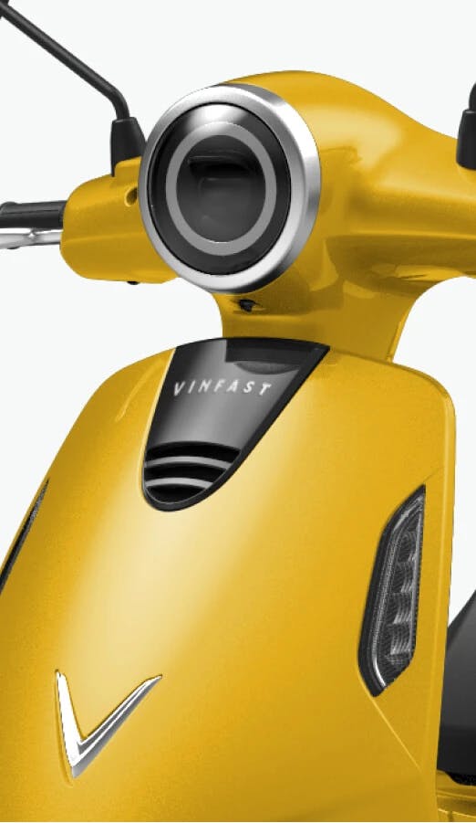 Hệ thống đèn LED và đèn pha projector của xe máy điện VinFast Evo200